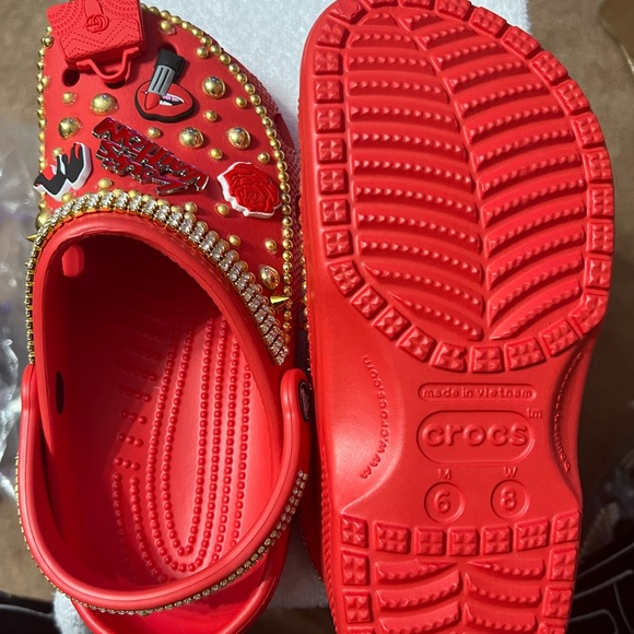 Bad girl Red Crocs - Picture 2 of 4
